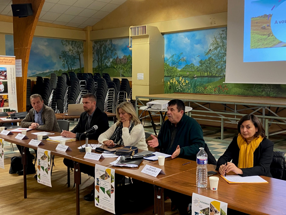 Temps d’échange entre élus régionaux et élus locaux sur le projet de Parc naturel régional de Bresse à Saint-Usuge